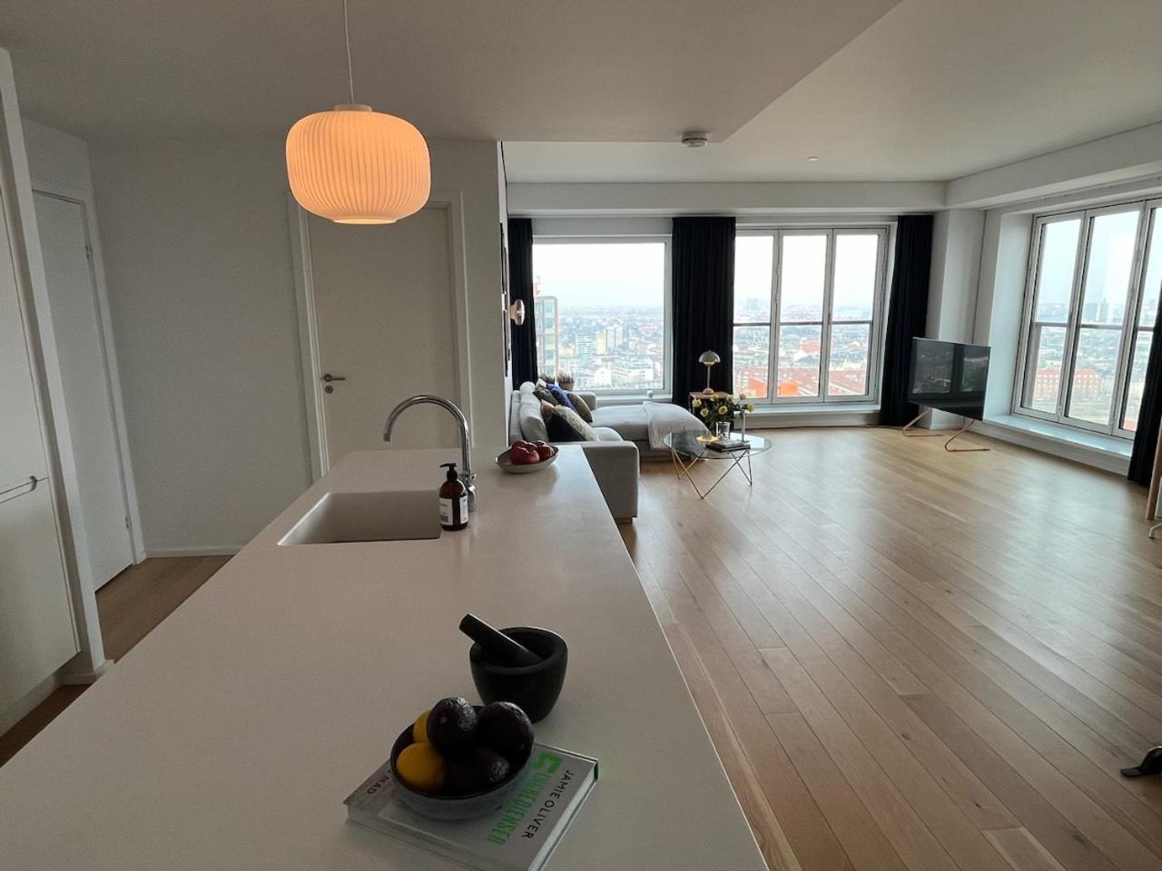 Luxury With A Stunning View In Apartment *